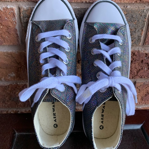 Airwalk Iridescent Non-Marking Sneakers - Picture 3 of 10